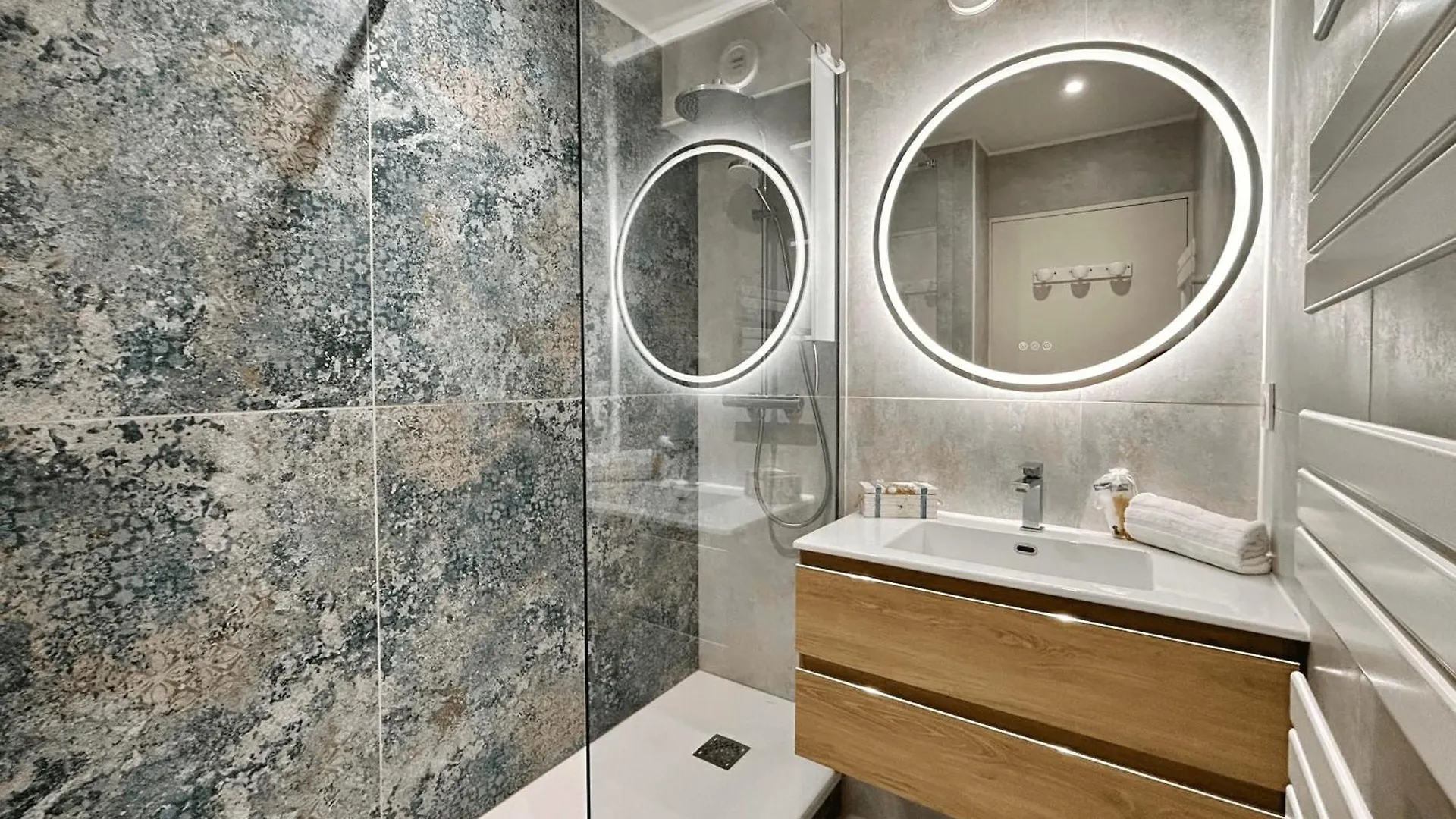 Pretty 2-Room Apartment With A Loggia And A Lift Grimaud