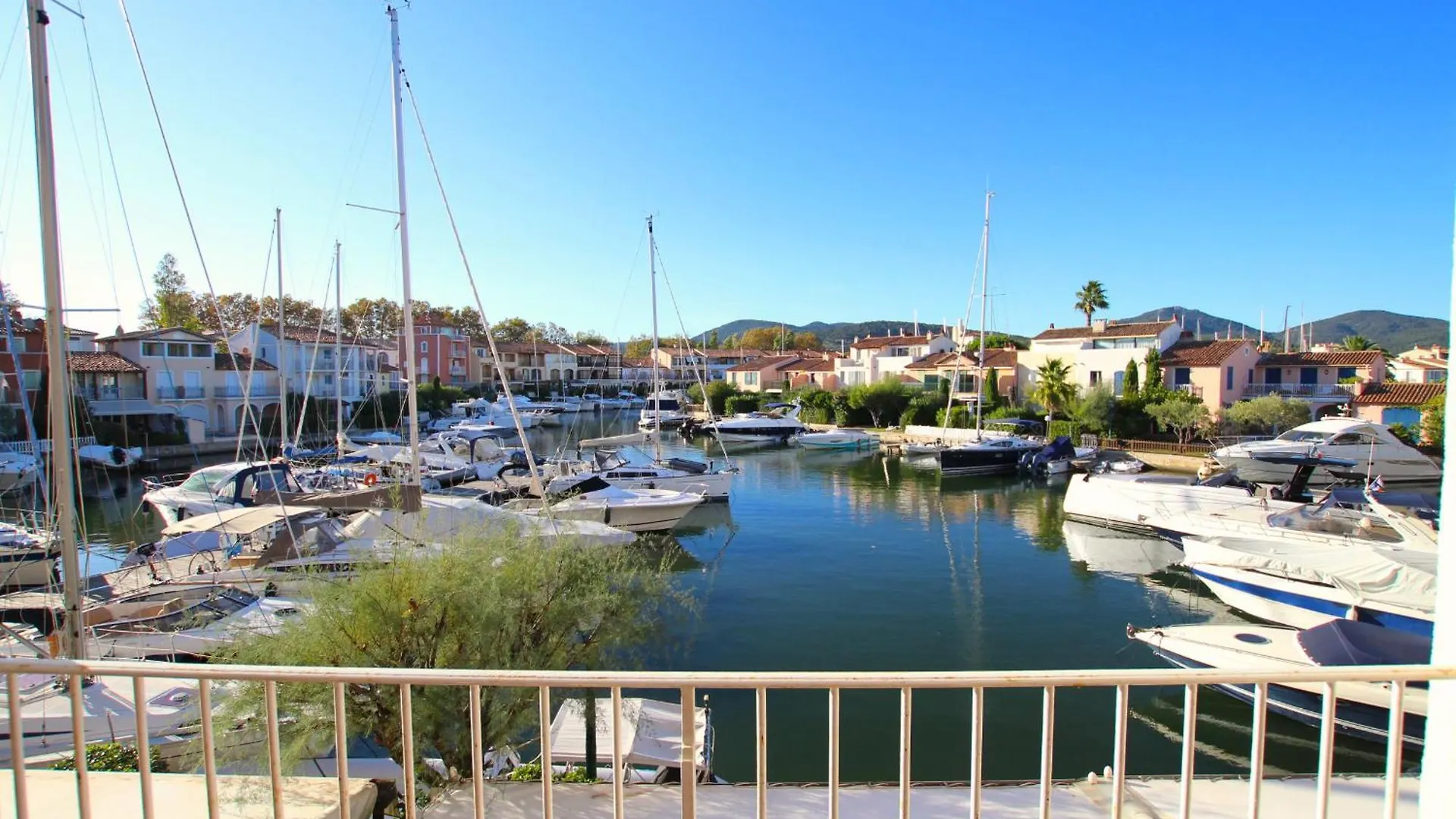 Pretty 2-Room Apartment With A Loggia And A Lift Grimaud