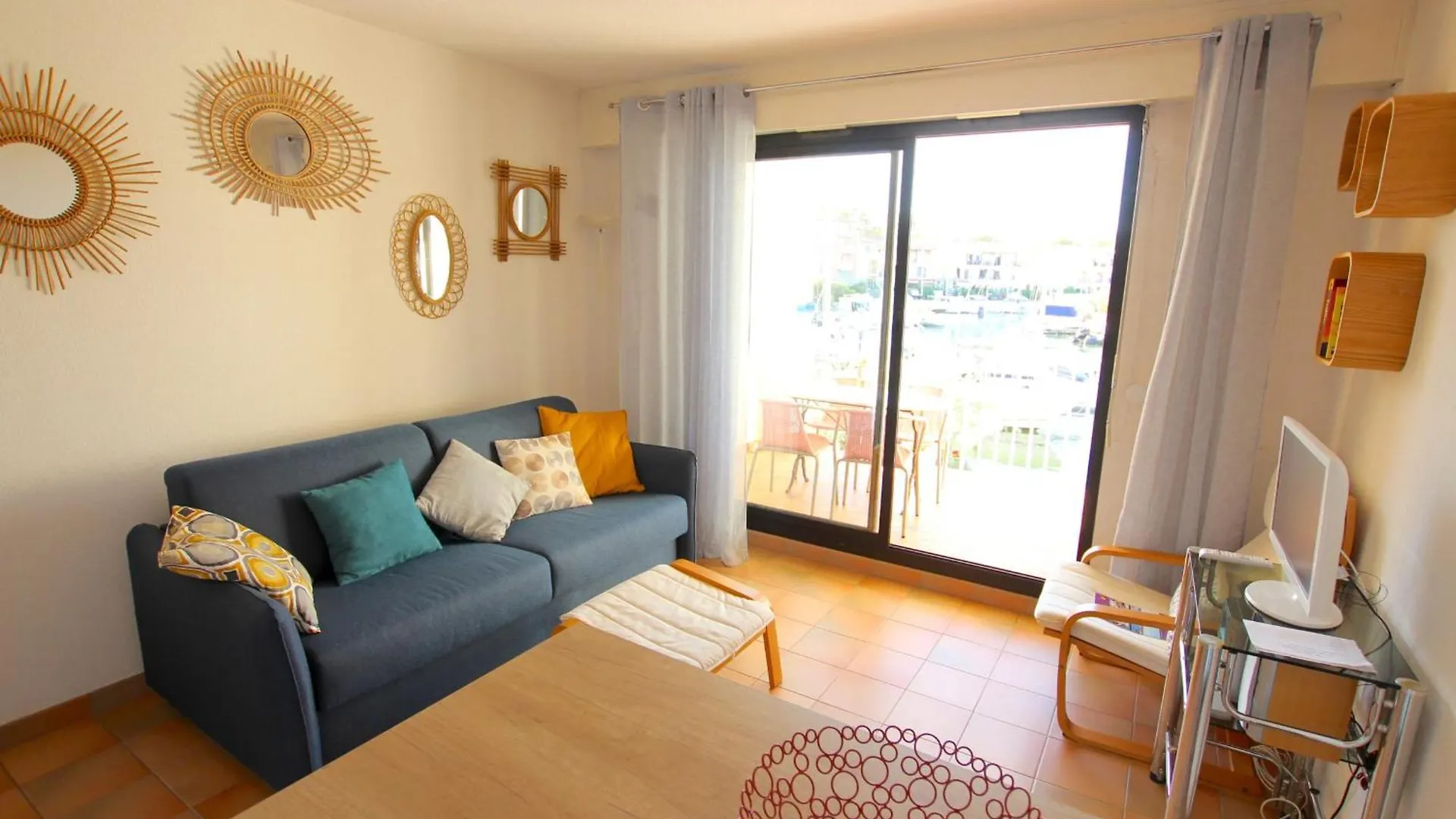 Pretty 2-Room Apartment With A Loggia And A Lift Grimaud